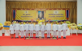 เข้าร่วมพิธีทำบุญตักบาตรแด่พระสงฆ์จำนวน 10 รูป และร่วมพิธีวางพวงมาลาถวายราชการะ เนื่องในวันคล้ายวันสวรรคต พระบาทสมเด็จพระบรมชนกาธิเบศร มหาภูมิพลอดุลยเดชมหาราช บรมนาถบพิตร